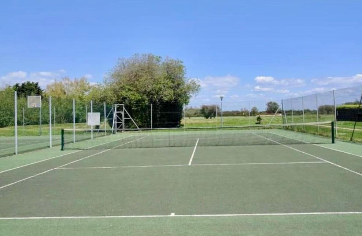 50 Toledo, Selsey Country Club Villa Exterior foto